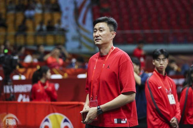 杜峰还担任广东队教练吗